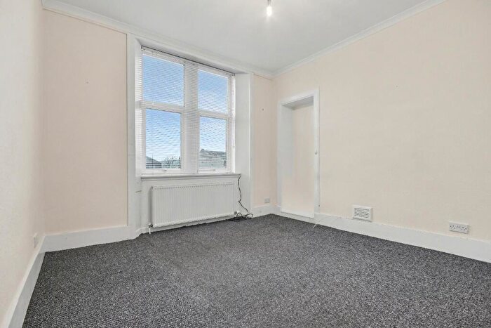 1 Bedroom Flat To Rent In Cardwell Road, Inverclyde, Gourock, PA19
