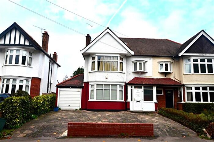 6 Bedroom Semi-Detached House To Rent In Overton Drive, Wanstead, E11