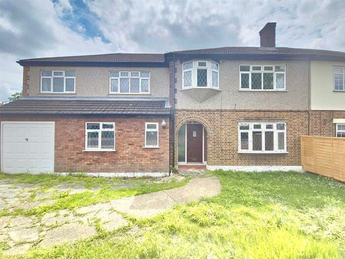 5 Bedroom Semi-Detached House To Rent In Moray Way, Romford, Essex, RM1