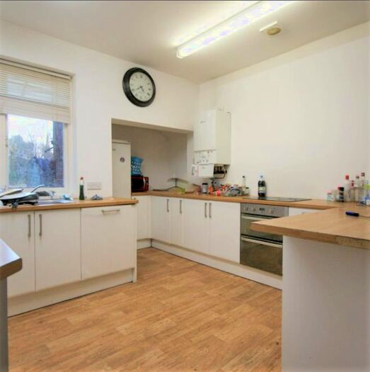 7 Bedroom Semi-Detached House To Rent In Bournbrook Road, Selly Oak, Birmingham, B29