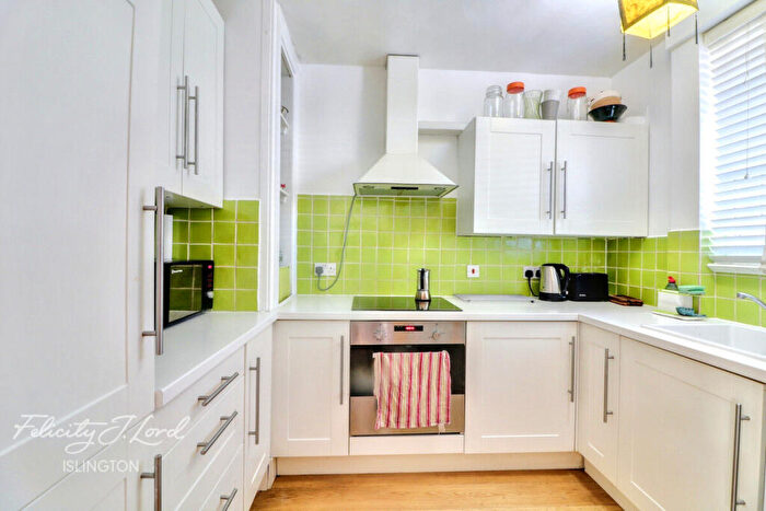 2 Bedroom Apartment To Rent In Nightingale Road, London, N1