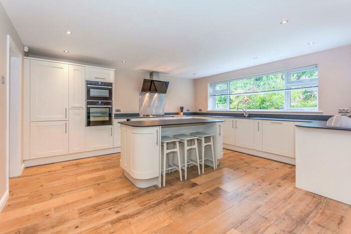 6 Bedroom Detached House To Rent In Fowgay Drive, B91