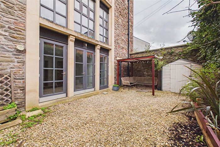 1 Bedroom Flat For Sale In Easton, Vestry Lane, BS5