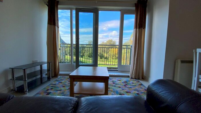3 Bedroom Flat To Rent In Bingley Court, Canterbury CT1