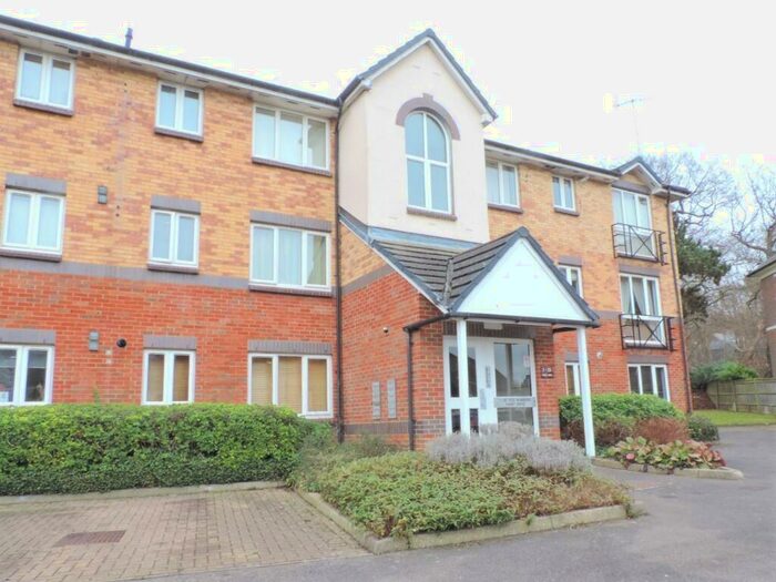 2 Bedroom Flat To Rent In Parry Drive, Weybridge, KT13