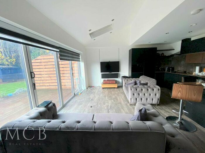 2 Bedroom Flat To Rent In Harefield Road, Uxbridge, UB8