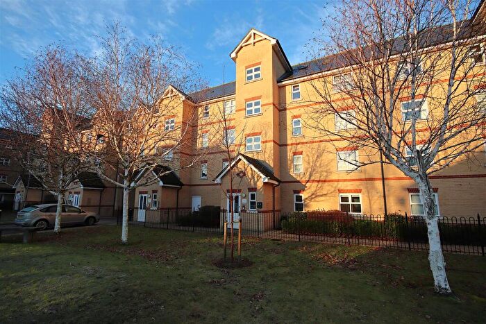 2 Bedroom Flat To Rent In Winstanley Court, Cambridge, CB1