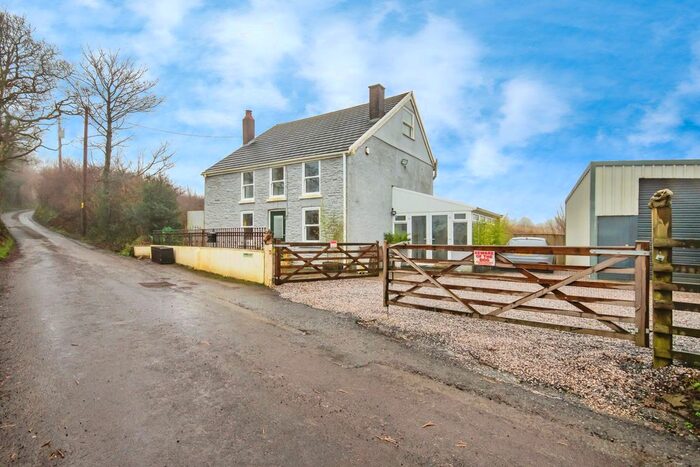 4 Bedroom Detached House For Sale In Herberdeg Road, Pontyates, Llanelli, Carmarthenshire, SA15