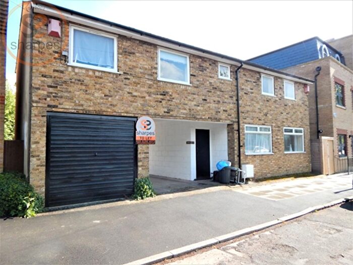 3 Bedroom Property To Rent In Henfield Road, Wimbledon, London, SW19