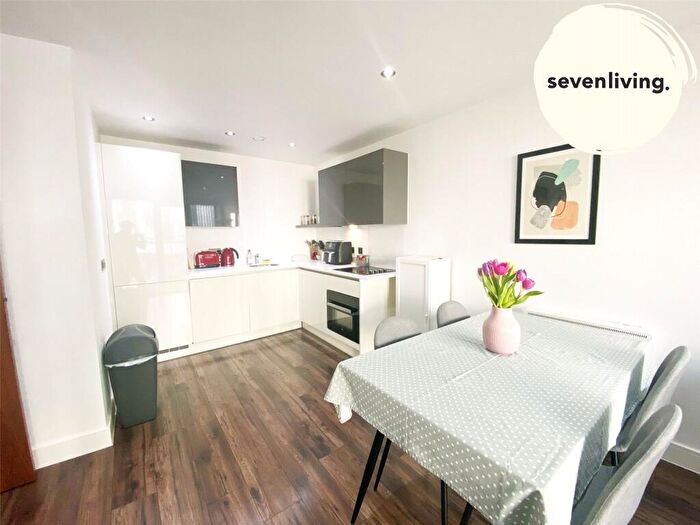 1 Bedroom Apartment To Rent In The Quadrant, Sand Pits, Birmingham, B1