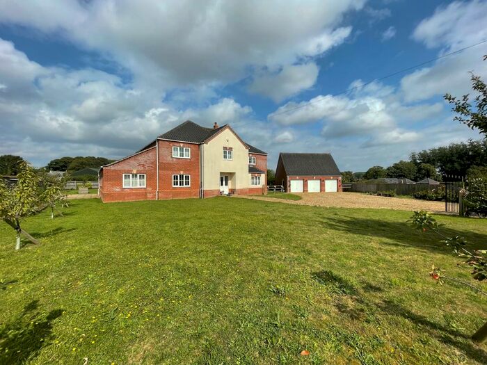 6 Bedroom Detached House To Rent In Station Road, Little Fransham, NR19