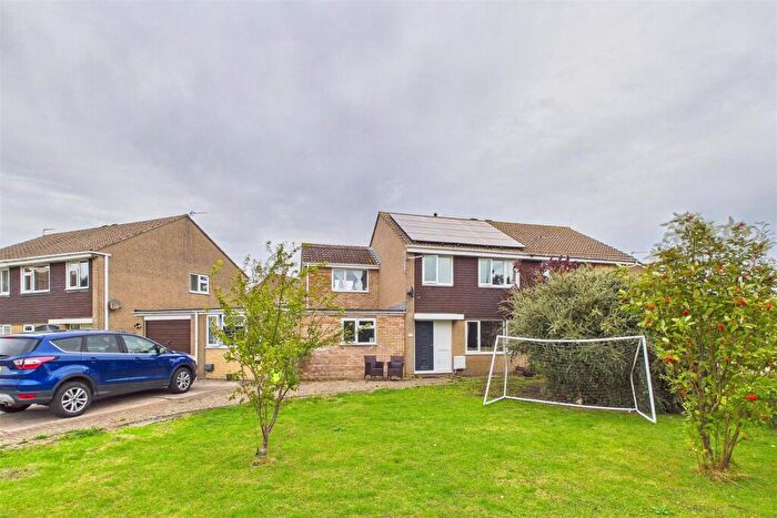 4 Bedroom Semi-Detached House For Sale In Popular Cul-de-sac Living In Clevedon, BS21