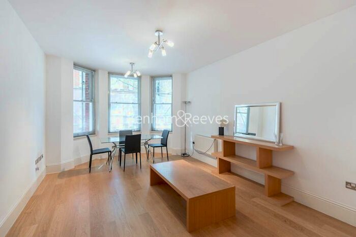 2 Bedroom Flat To Rent In Nevern Square, Earls Court, SW5