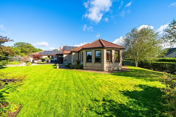 5 Bedroom Detached House For Sale In Main Street, Foodieash, KY15