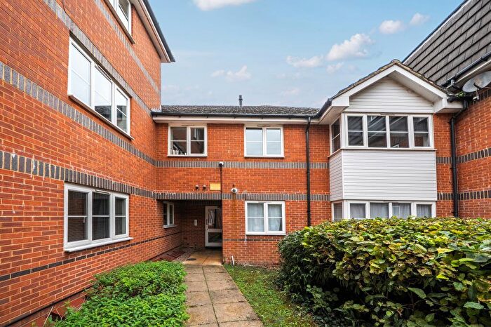 2 Bedroom Flat For Sale In Heart Of The University/Hospital Area, Berkshire, RG1