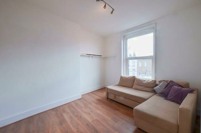 1 Bedroom Flat To Rent In Crossway, Stoke Newington, N16