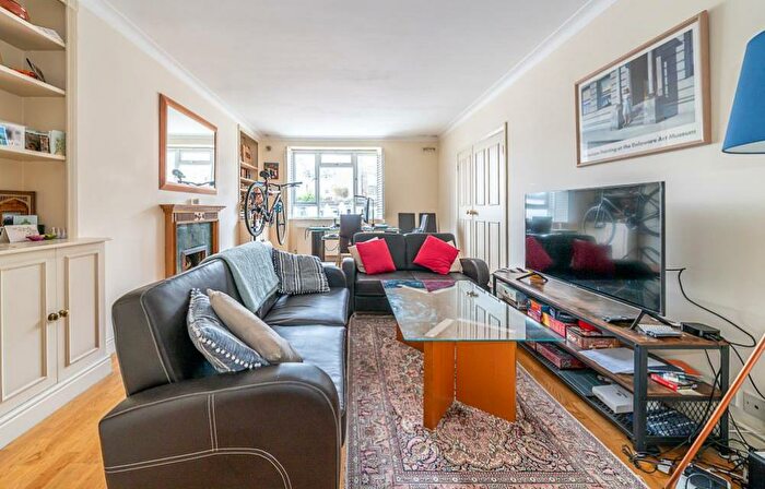 2 Bedroom Apartment To Rent In Prince Albert Road, St Johns Wood, London, NW8