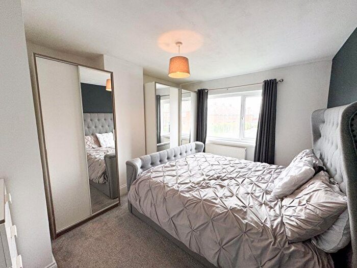 3 Bedroom End Of Terrace House For Sale In Antrim Way, Scartho, DN33