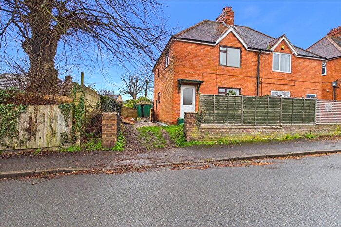 3 Bedroom Semi Detached House For Sale In Stoney Lane, Newbury, Berkshire, RG14