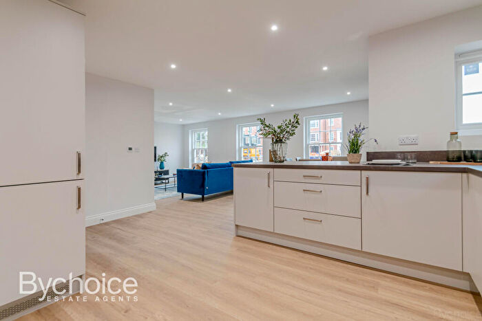 2 Bedroom Apartment For Sale In Abbots Gate, Bury St Edmunds, IP33