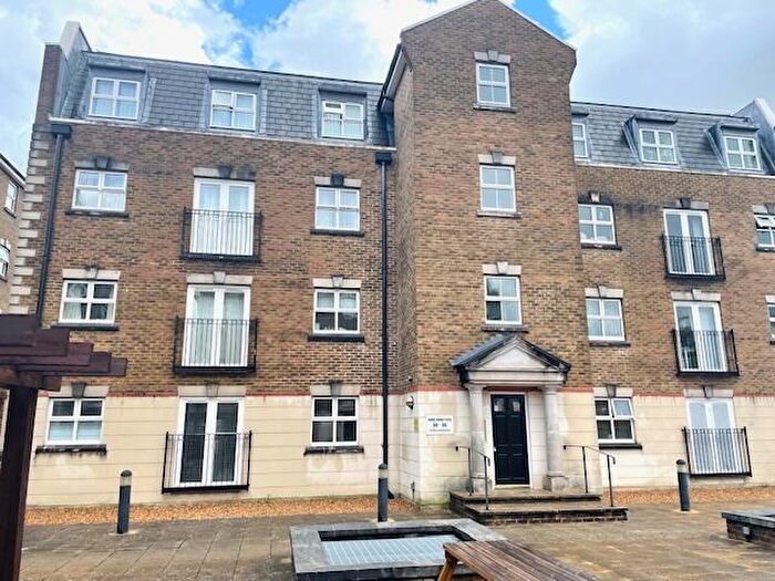 1 Bedroom Flat To Rent In Brook Square, London, SE18