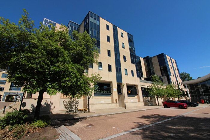 2 Bedroom Flat For Sale In Tempus House, Central Milton Keynes, Milton Keynes, Buckinghamshire, MK9