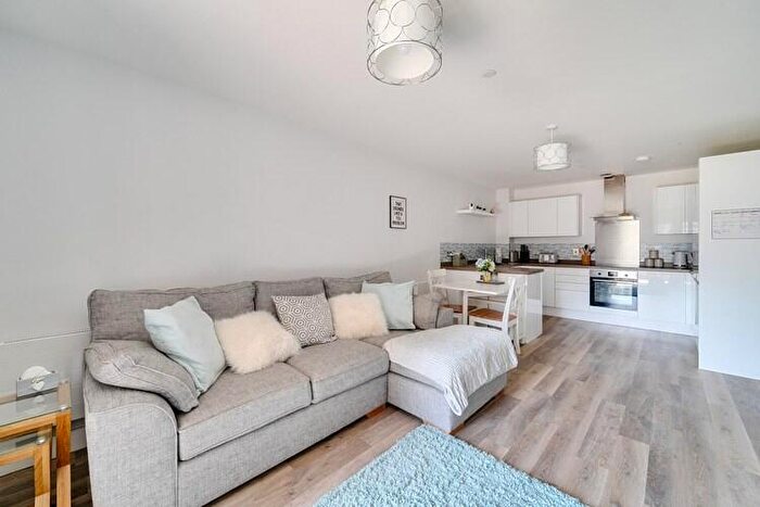 2 Bedroom Flat For Sale In Amber House, Bracknell, Berkshire, RG12