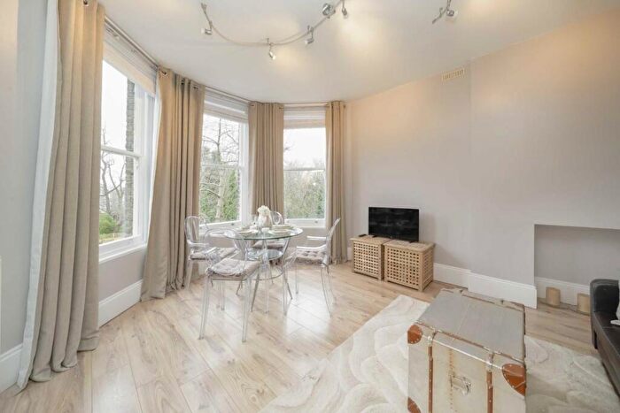 1 Bedroom Flat For Sale In Christchurch Avenue, Brondesbury Park, NW6
