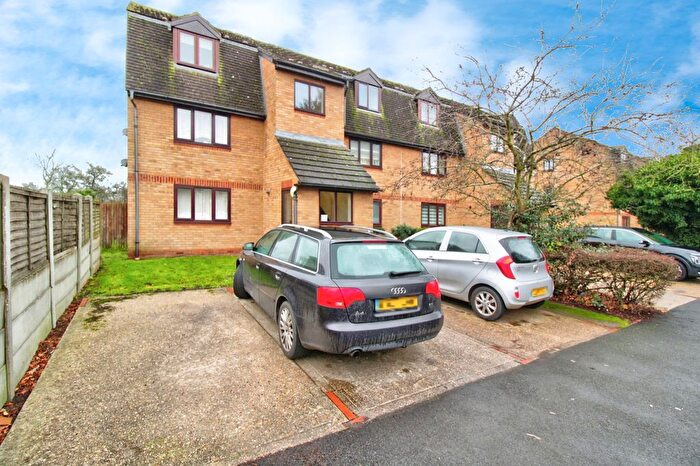 1 Bedroom Flat For Sale In Blandford Close, Romford, RM7