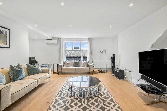 2 Bedroom Flat To Rent In Kings Road, London, SW3