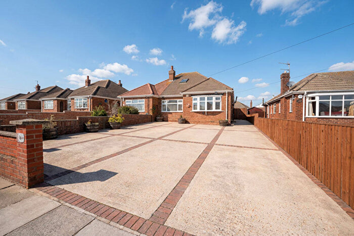 2 Bedroom Semi-Detached Bungalow For Sale In Dudley Place, Cleethorpes, DN35