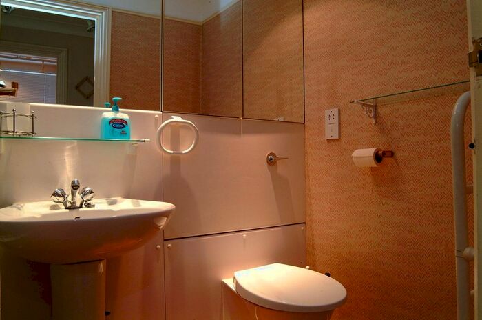 Studio To Rent In Earls Court Square, Earls Court, London, SW5