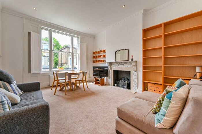 2 Bedroom Flat To Rent In Lawford Road, Kentish Town, London, NW5