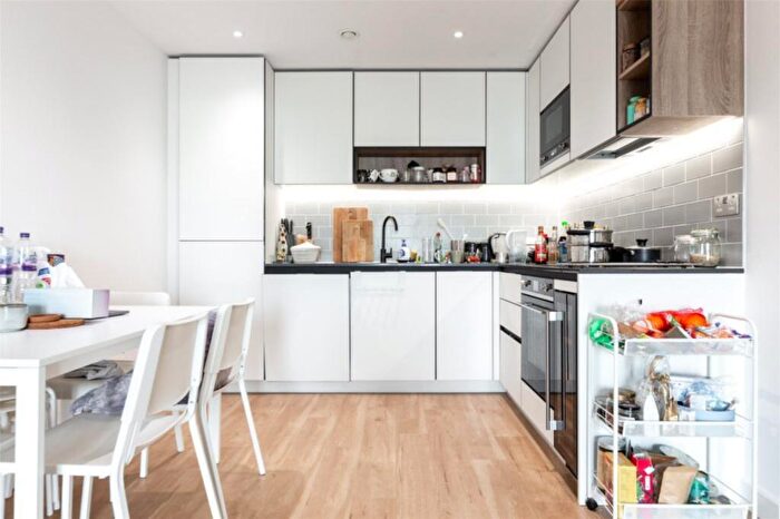 2 Bedroom Flat To Rent In Beaufort Square, Colindale, NW9