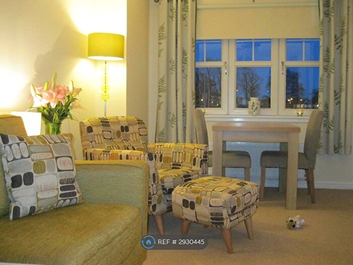 2 Bedroom Flat To Rent In Endrick Court, Larbert, FK5