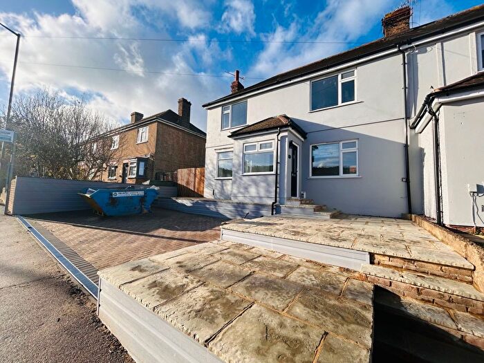 4 Bedroom Semi Detached House To Rent In Cuxton Road, Rochester, ME2