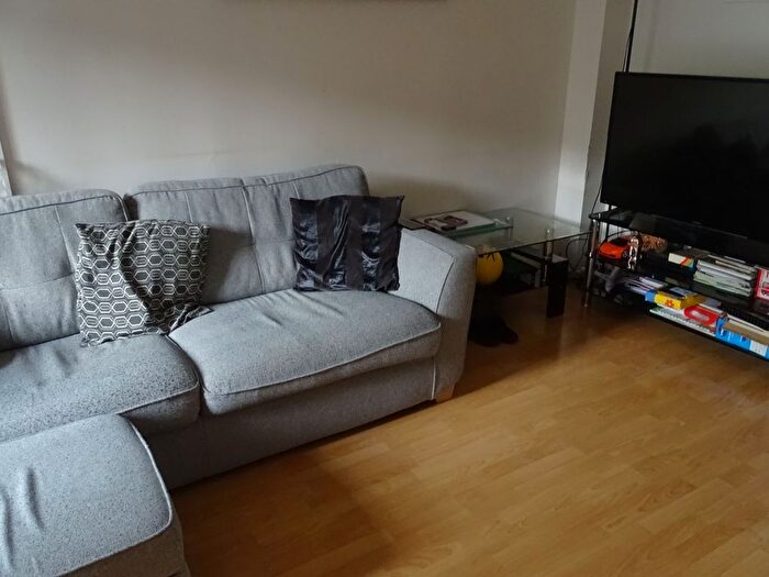 2 Bedroom Terraced House To Rent In Cubbit Square, London ., UB2