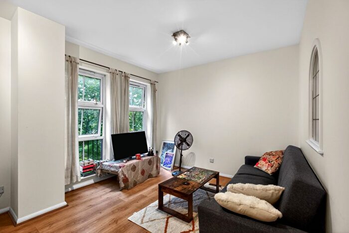 2 Bedroom Flat To Rent In Bridge View Court, Grange Road, London, SE1