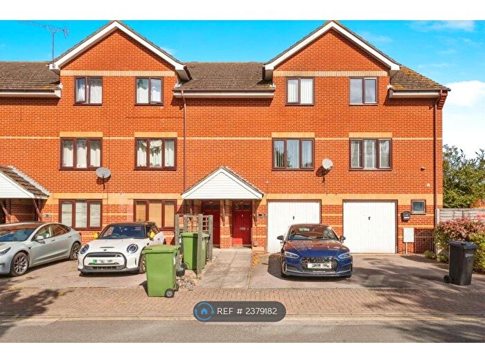 3 Bedroom Terraced House To Rent In Malthouse Road, Portsmouth, PO2