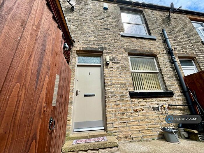 1 Bedroom Terraced House To Rent In Mayfield Terrace, Halifax, HX1