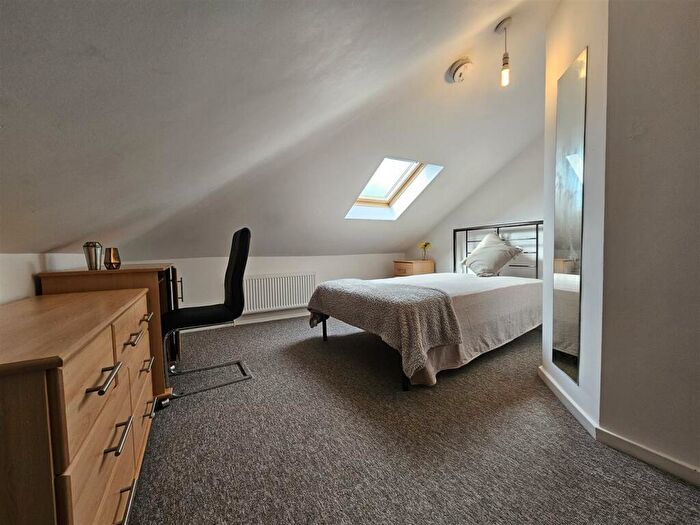 5 Bedroom Flat To Rent In Bed Student Flats, The Forum, Tiverton Way, CB1