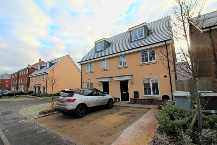 3 Bedroom Town House To Rent In Ellis Close, Norwich, NR7