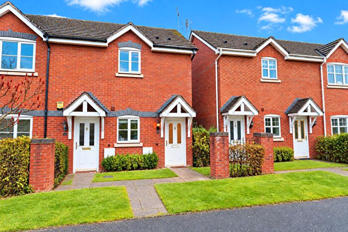 2 Bedroom Apartment For Sale In Pipers Lane, Kenilworth, CV8