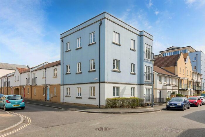 2 Bedroom Flat To Rent In Eastcliff, Portishead, Bristol, BS20