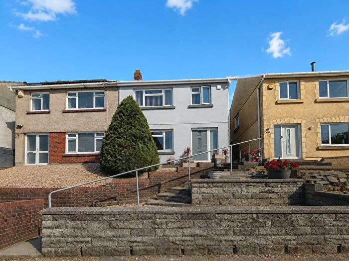 3 Bedroom Semi-detached House For Sale In Birchgrove Road, Birchgrove, Swansea, SA7