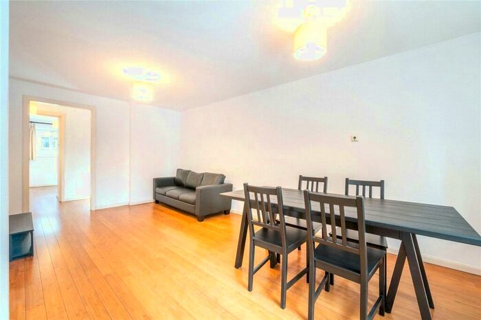 2 Bedroom Flat To Rent In Tyndal Court, Transom Square, E14