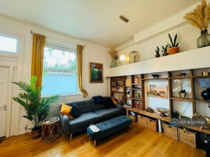 1 Bedroom Flat To Rent In Station Court, St. George, Bristol, BS5