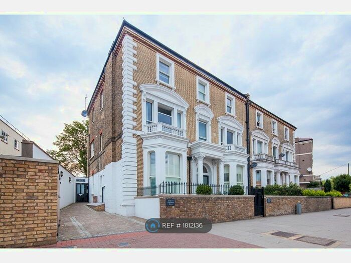 2 Bedroom Flat To Rent In Balham High Road, London, SW17