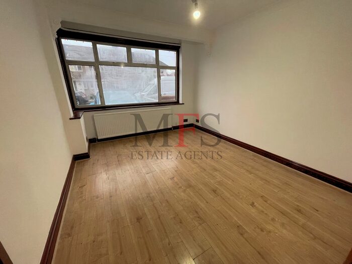 4 Bedroom Terraced House To Rent In Penbury Road, Southall, UB2