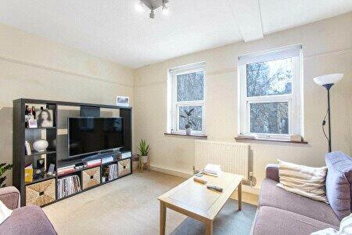 2 Bedroom Apartment To Rent In Nelson Street, Whitechapel, London, E1